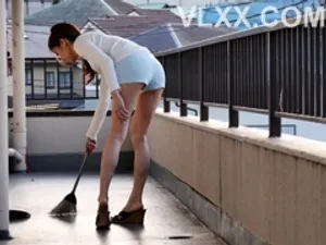 Địt cái lồn tây không lông hồng hào của em thư ký